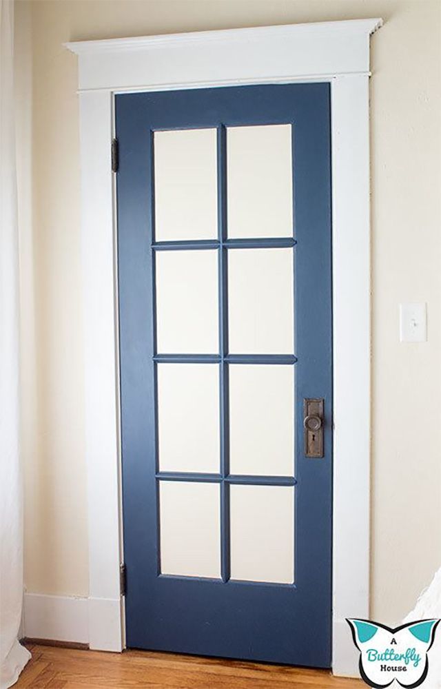 puerta de patio azul
